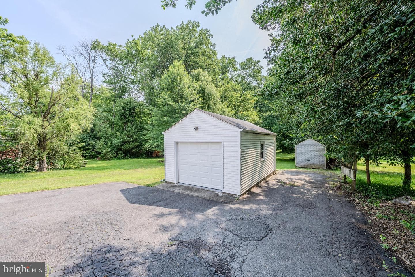 2923 Fairhill Road photo 48