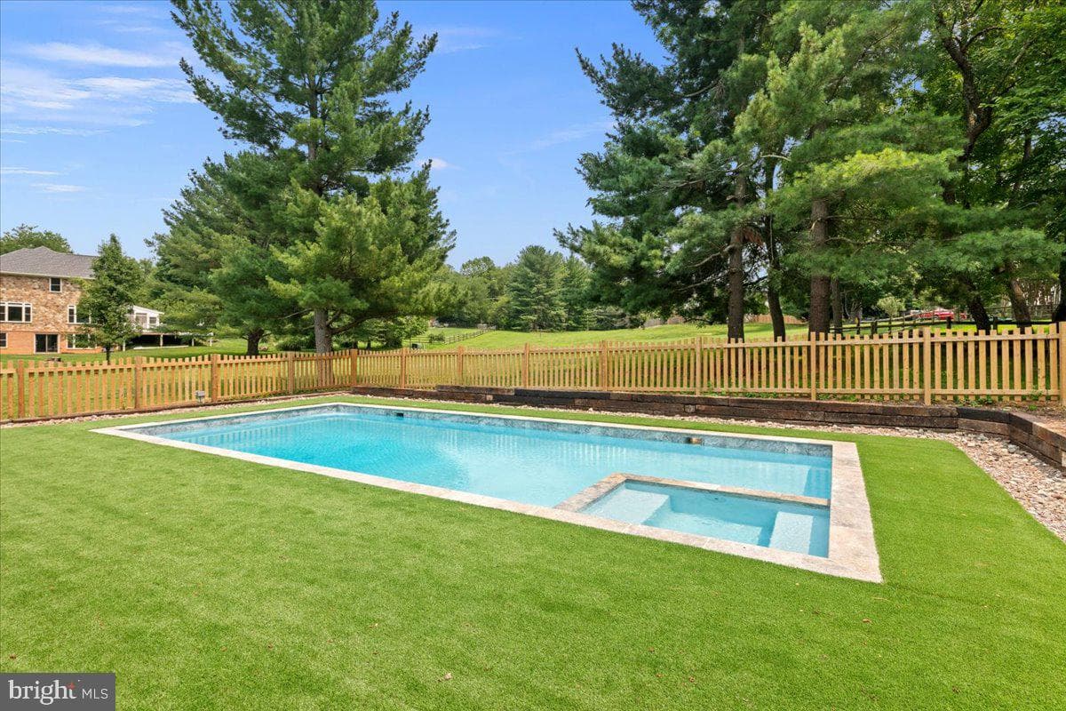 353 Gallop Wood Place photo 103