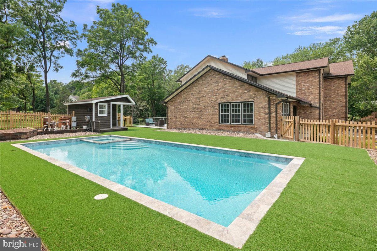 353 Gallop Wood Place photo 105