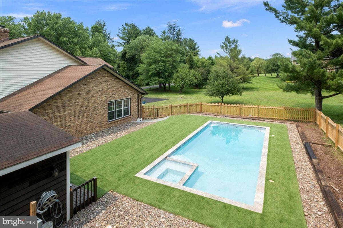 353 Gallop Wood Place photo 108