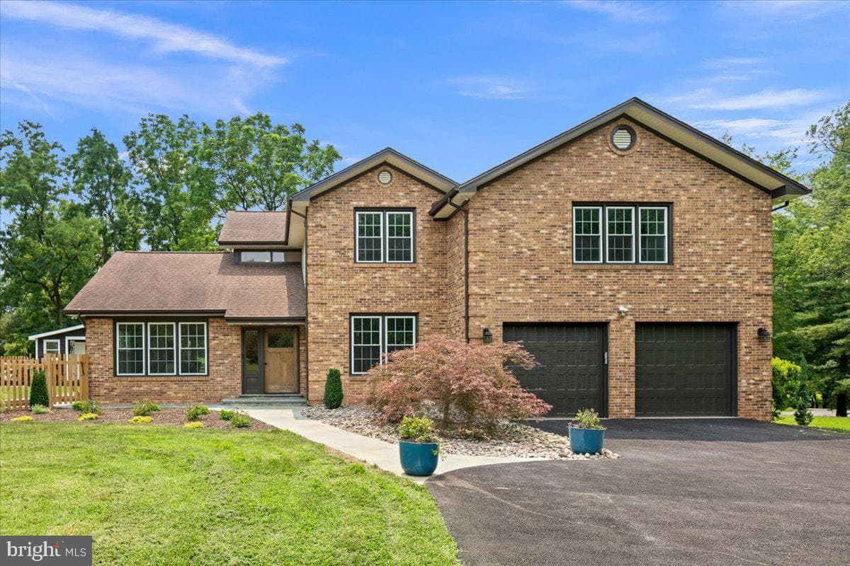 353 Gallop Wood Place, Great Falls
