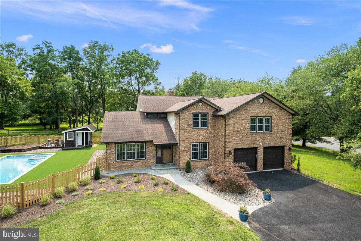 353 Gallop Wood Place photo 3