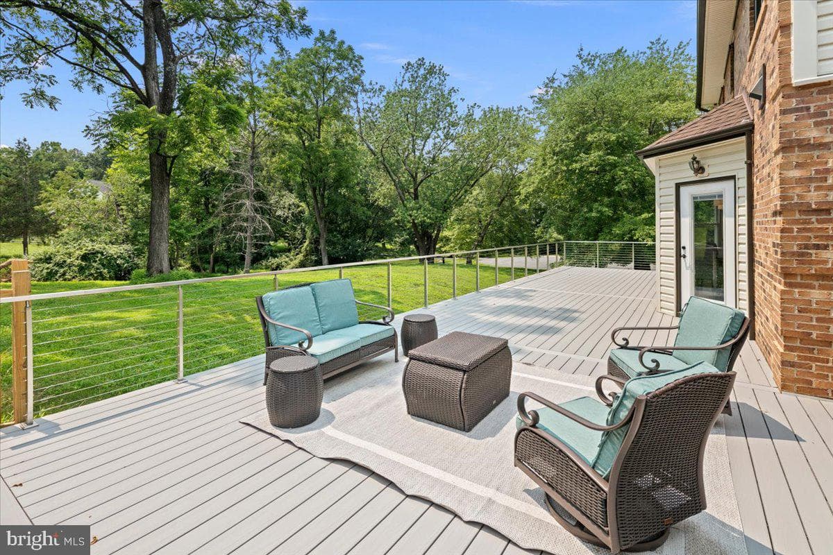 353 Gallop Wood Place photo 95