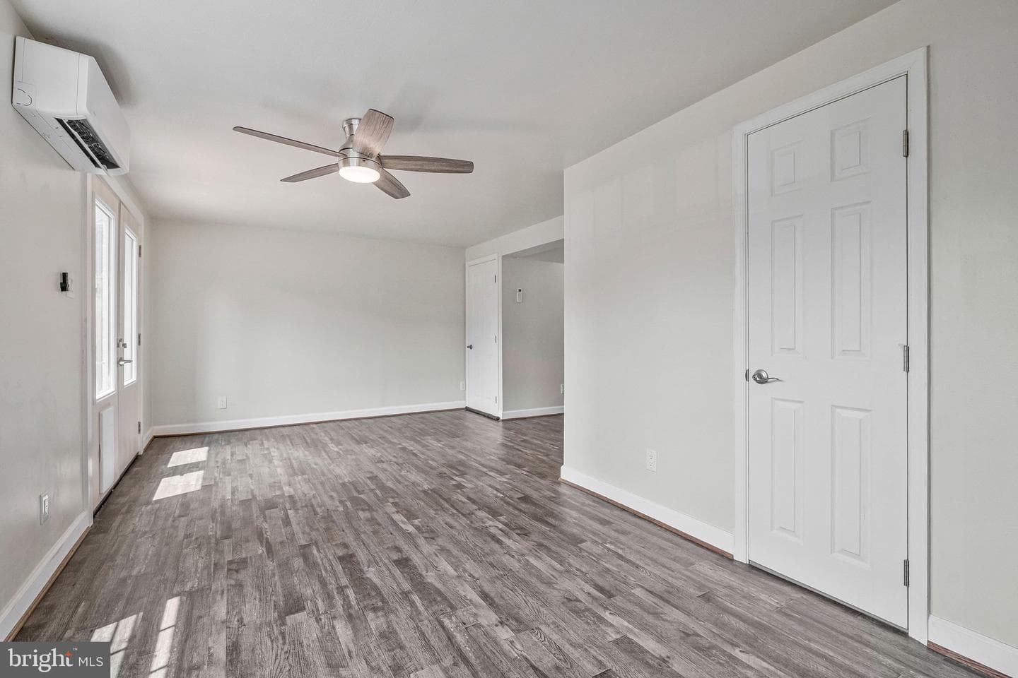 4151 Hamlin Court photo 28