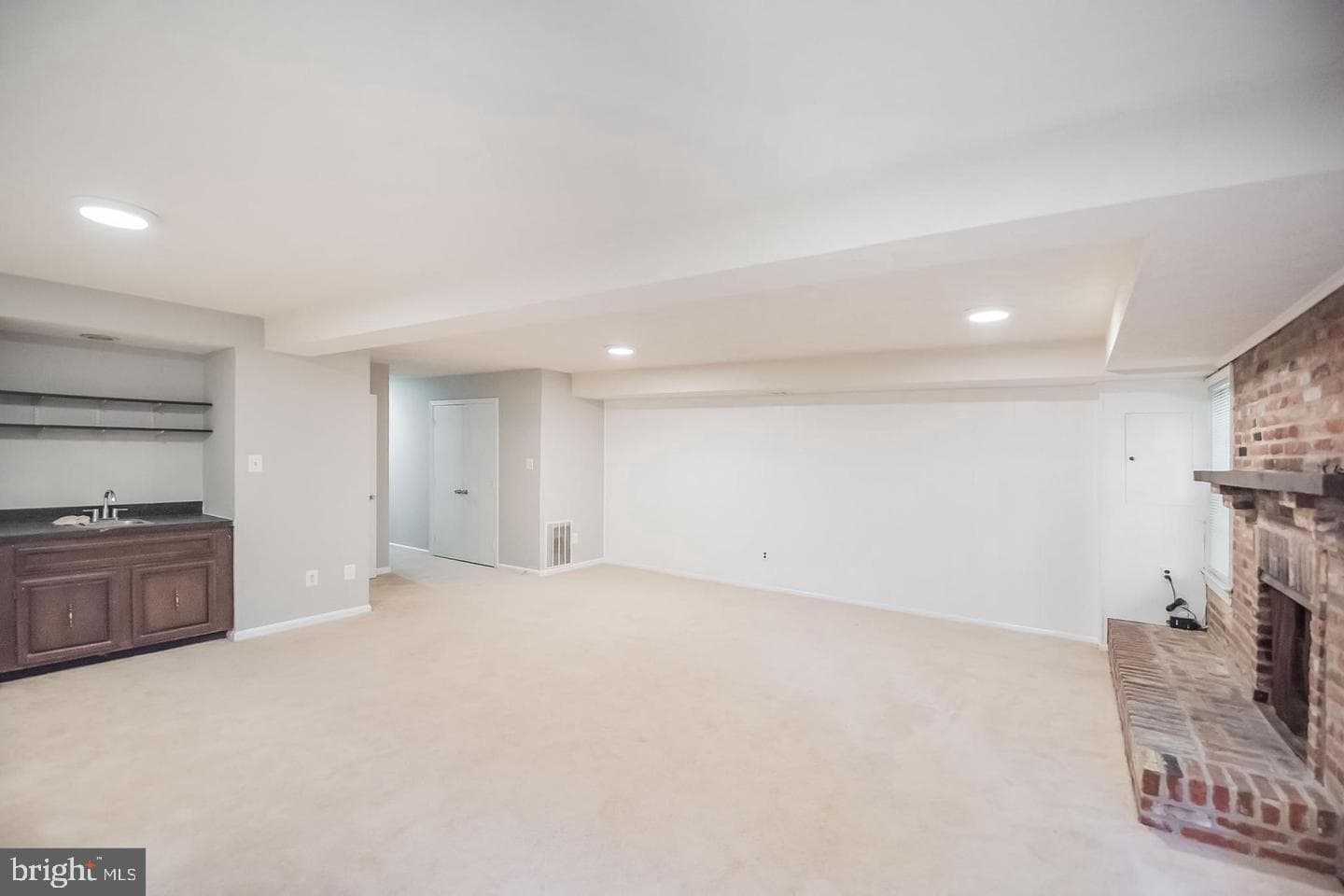6611 Rosecroft Place photo 30