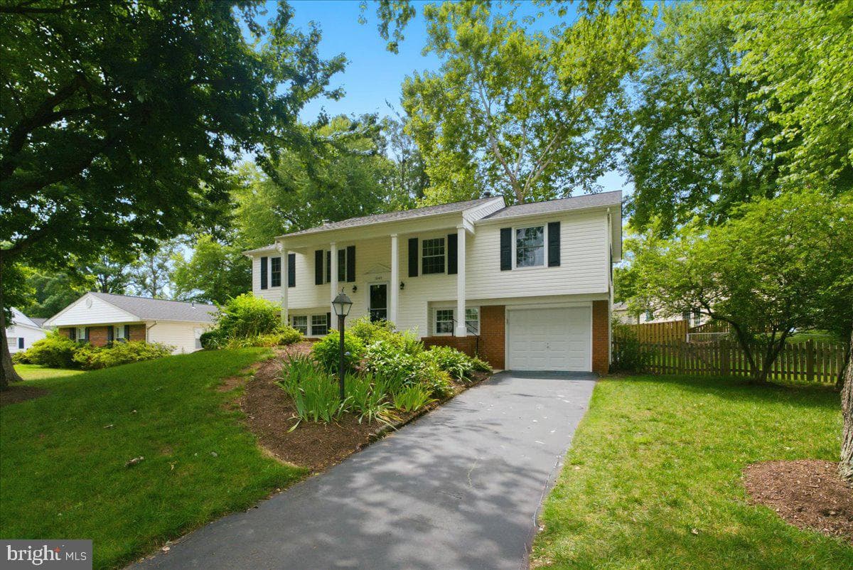 13143 Melville Lane photo 44