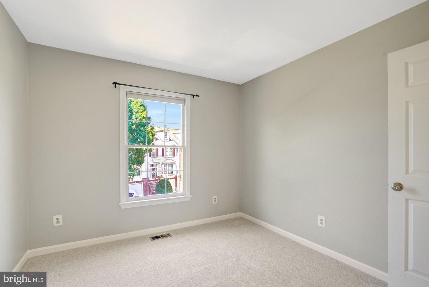 5807 Clapham Road photo 12