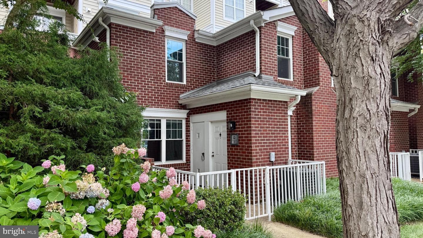1641 International Drive #th-24, Mclean