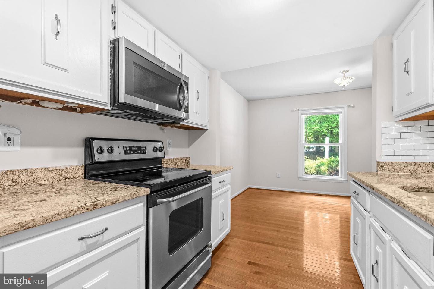 6279 Kerrydale Drive photo 12