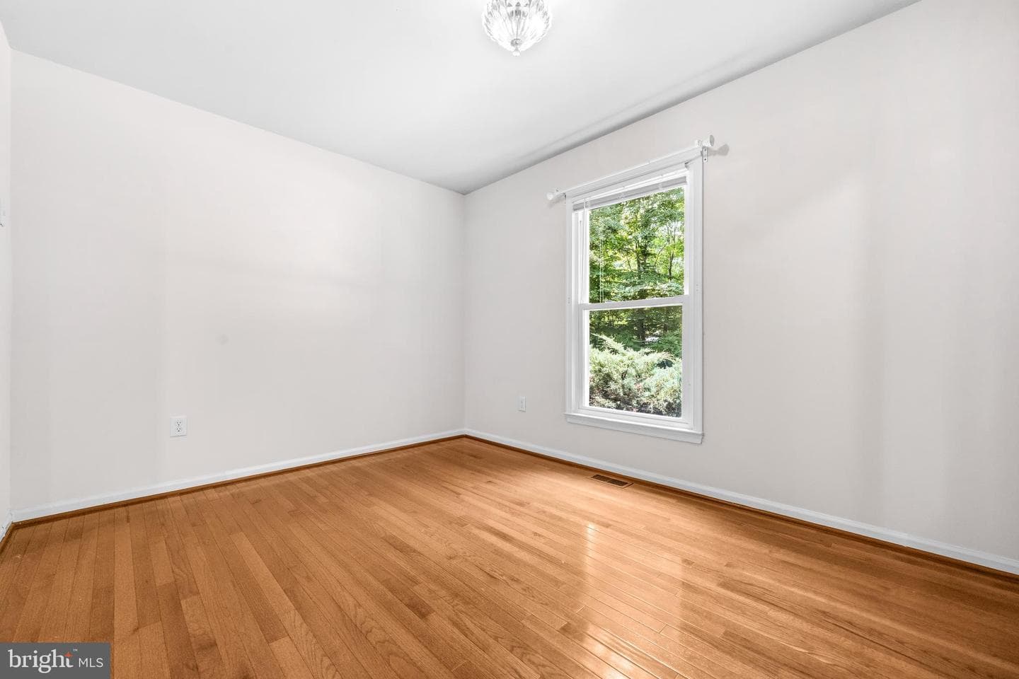 6279 Kerrydale Drive photo 5