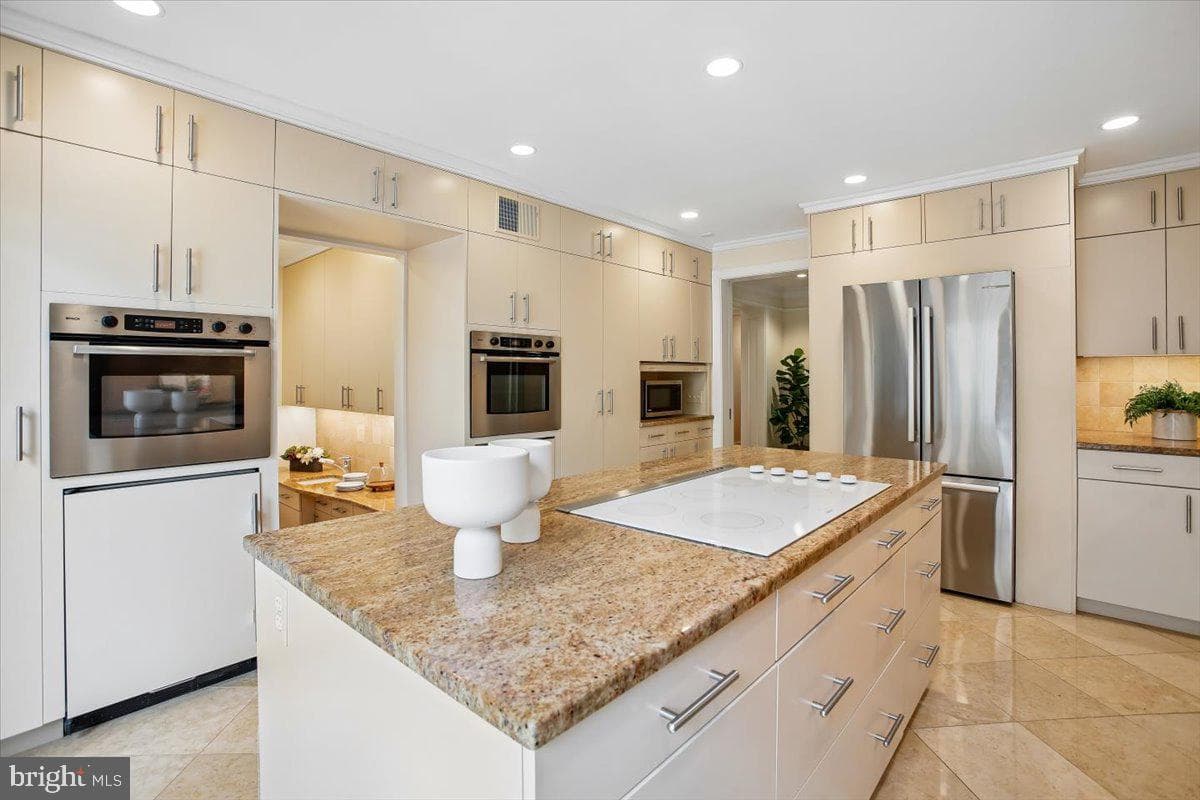 700 Belgrove Road photo 13
