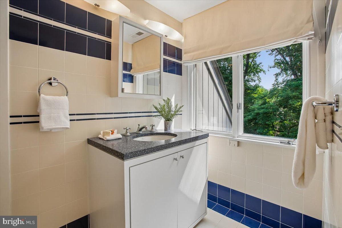 700 Belgrove Road photo 42