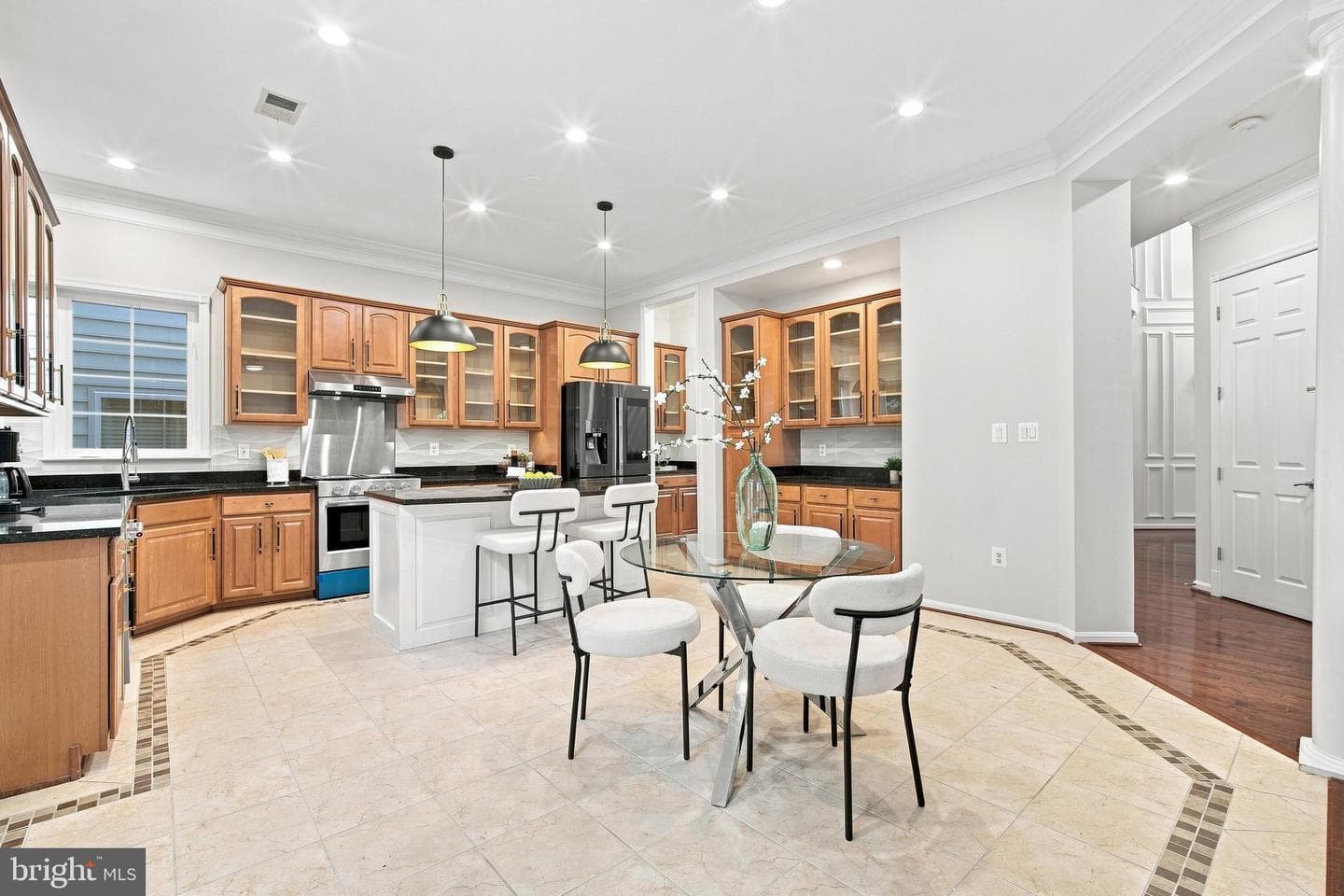 8181 Usher Drive photo 11