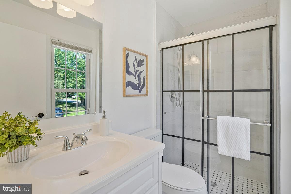 7821 Groveland Square photo 24