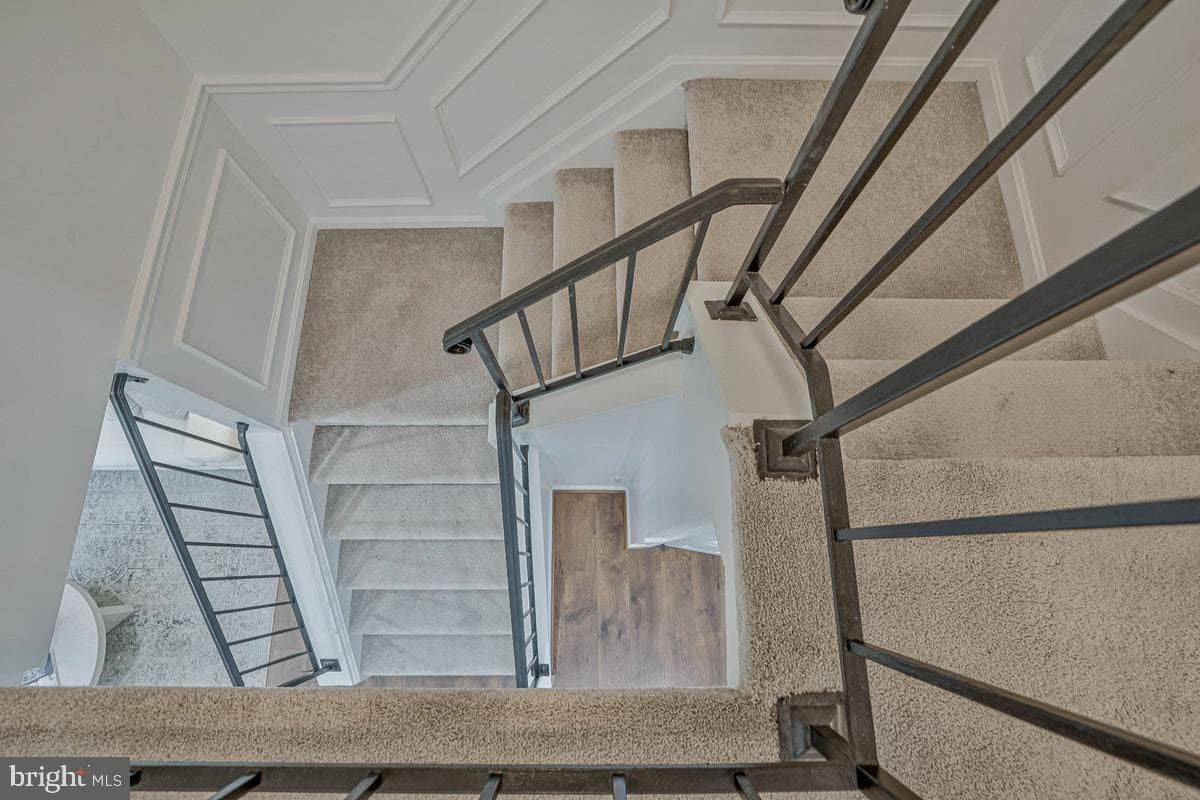 7821 Groveland Square photo 25