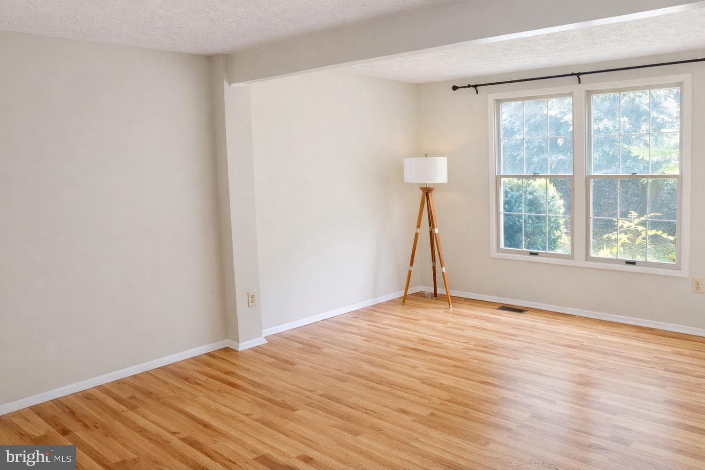 2100 Glenn Spring Court photo 3