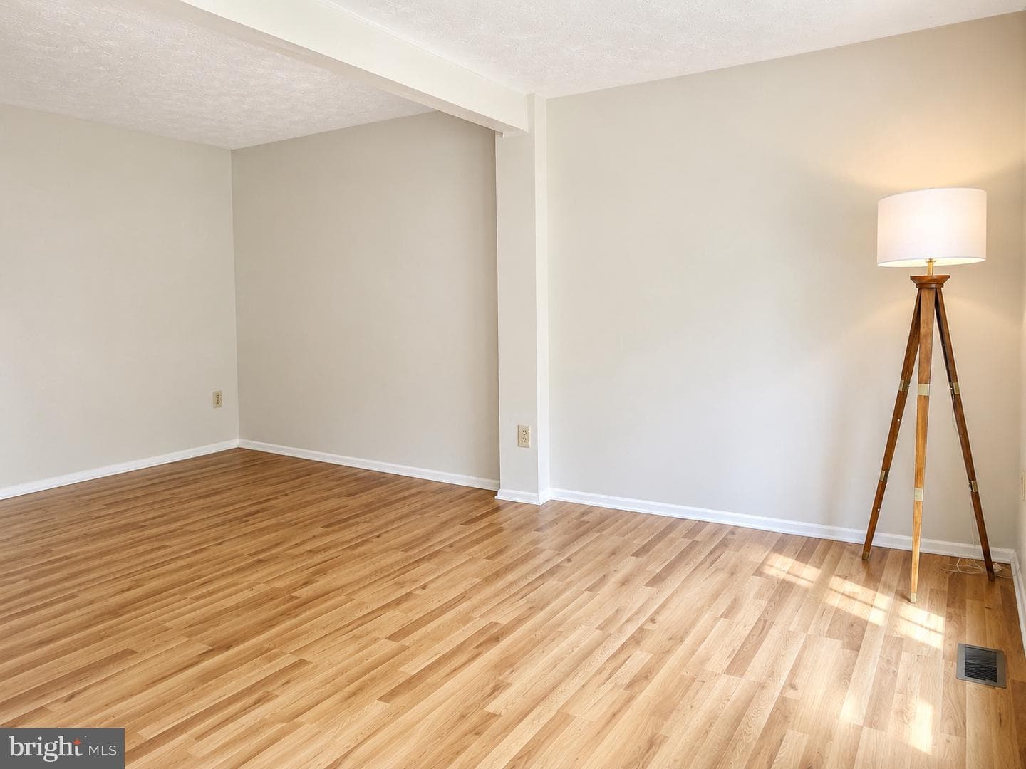 2100 Glenn Spring Court photo 5