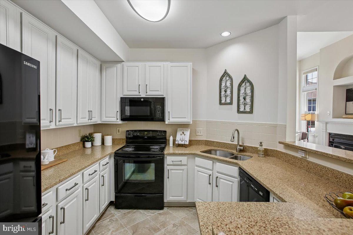 7023 Haycock Road photo 12