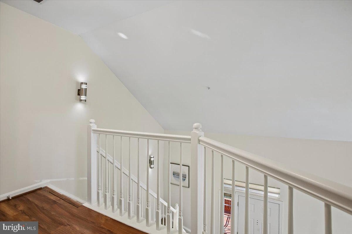 7023 Haycock Road photo 27