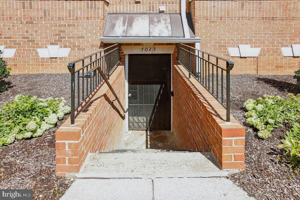 7023 Haycock Road photo 40