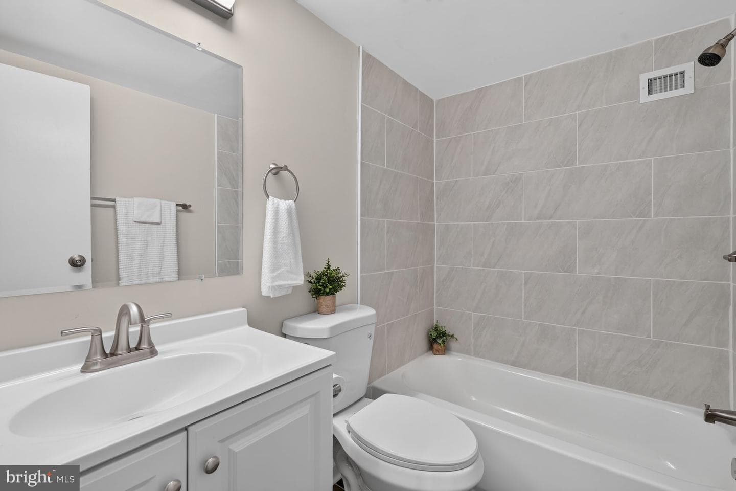 6001 Arlington Boulevard #704 photo 12