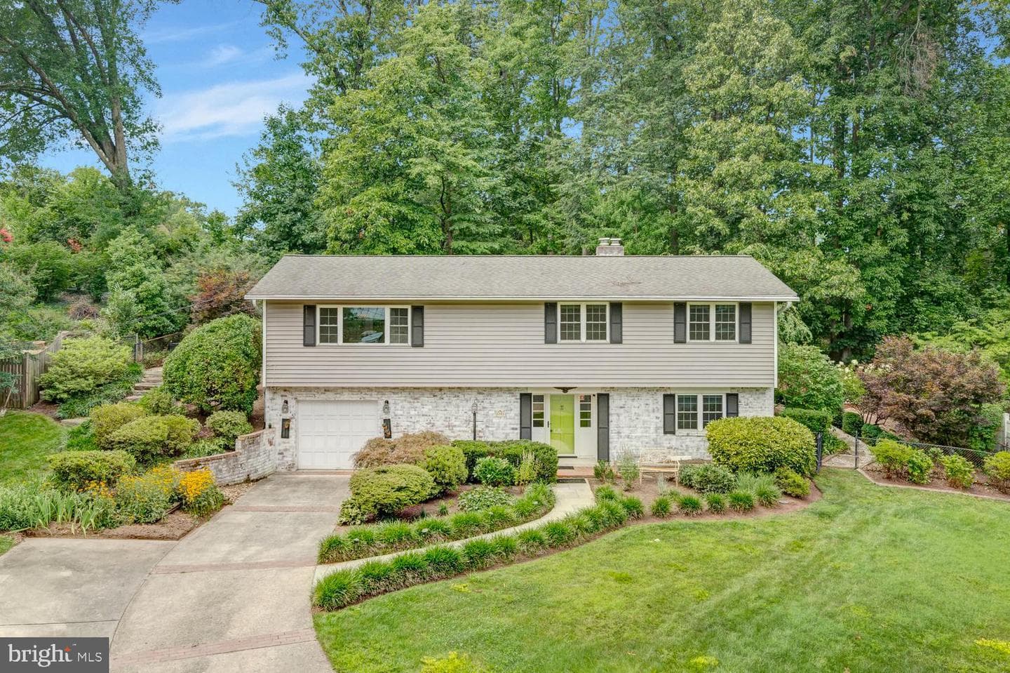 8704 Greystone Place, Alexandria