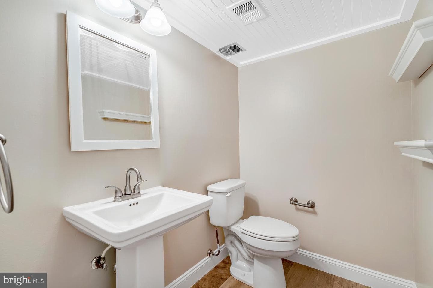 8704 Greystone Place photo 12