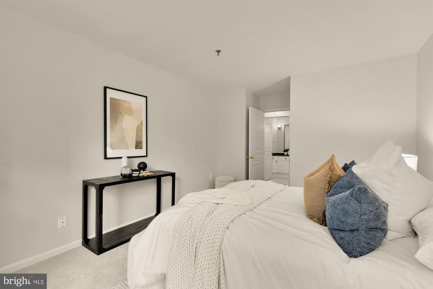 5565 Seminary Road #201 photo 28