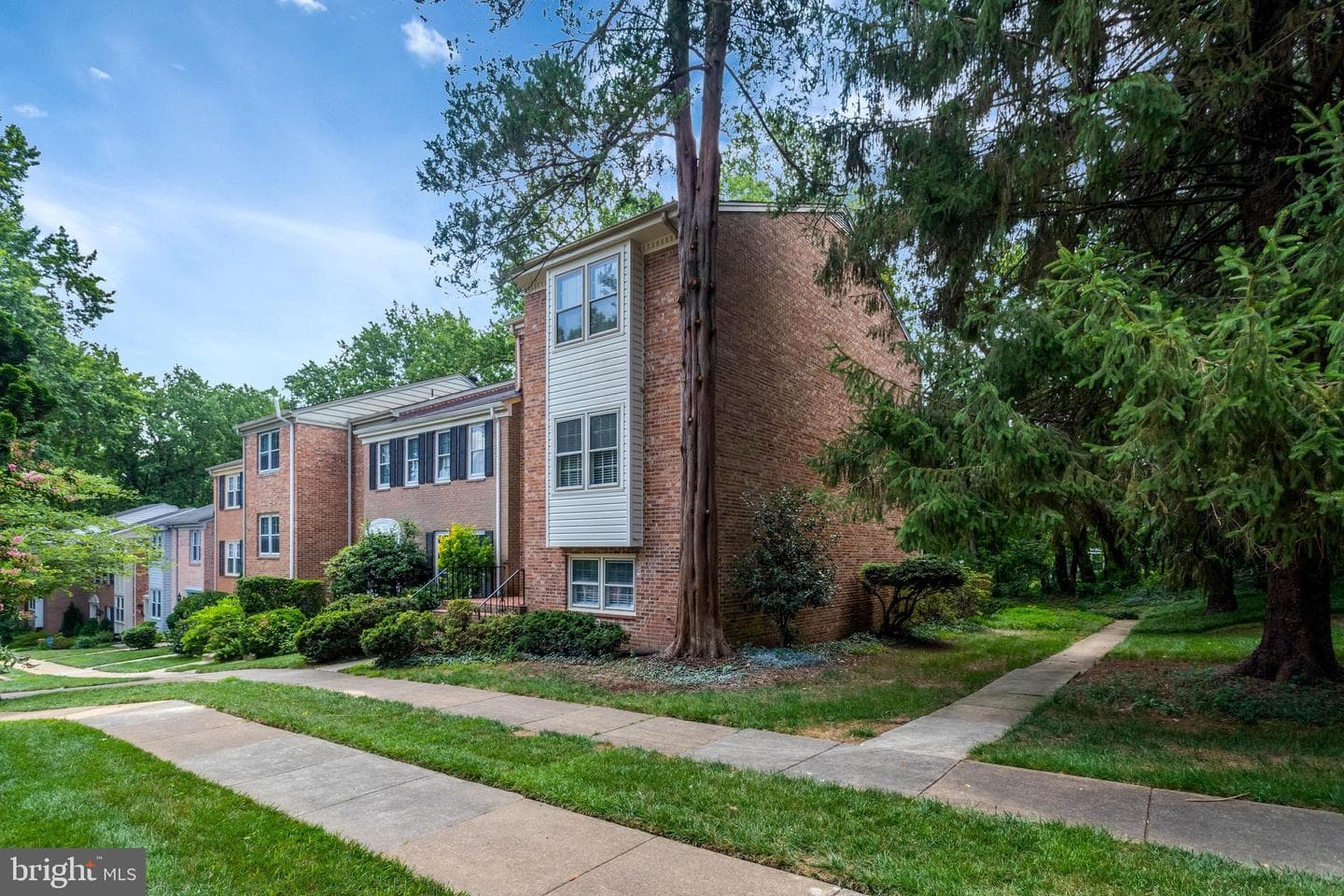 6607 Midhill Place, Falls Church