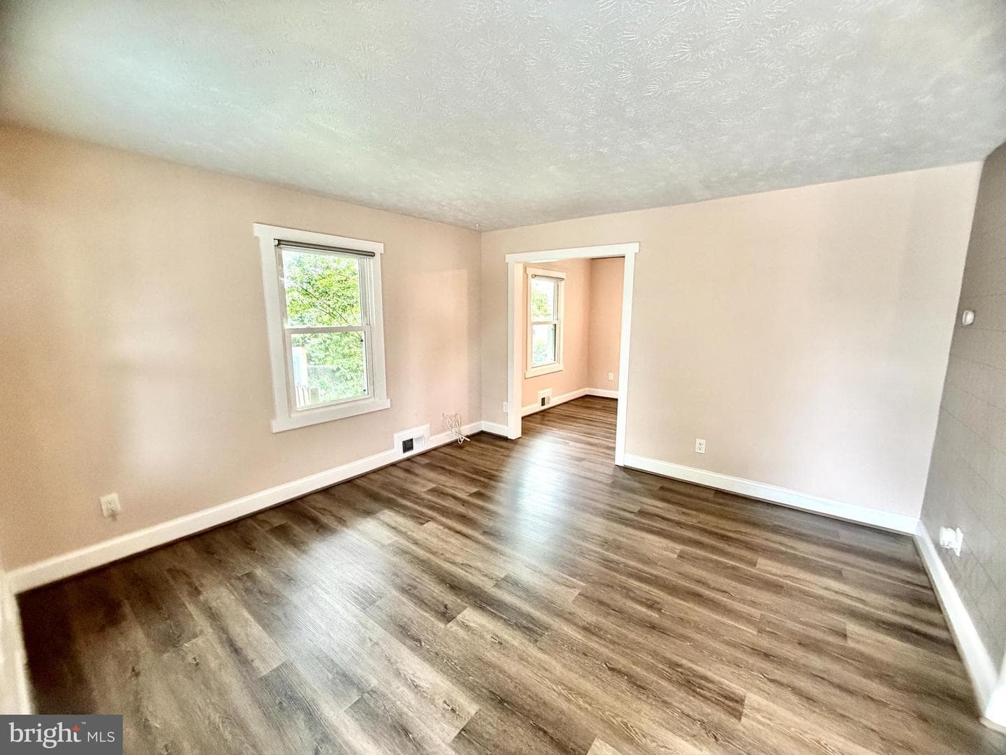 6106 N Kings Highway photo 7