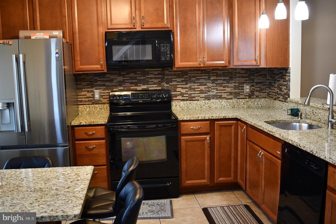 8650 Venoy Court photo 4