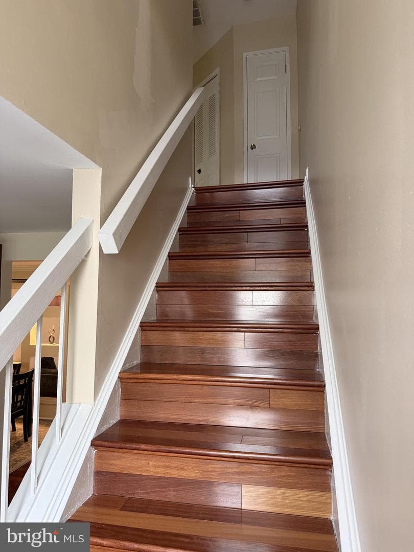 8650 Venoy Court photo 9