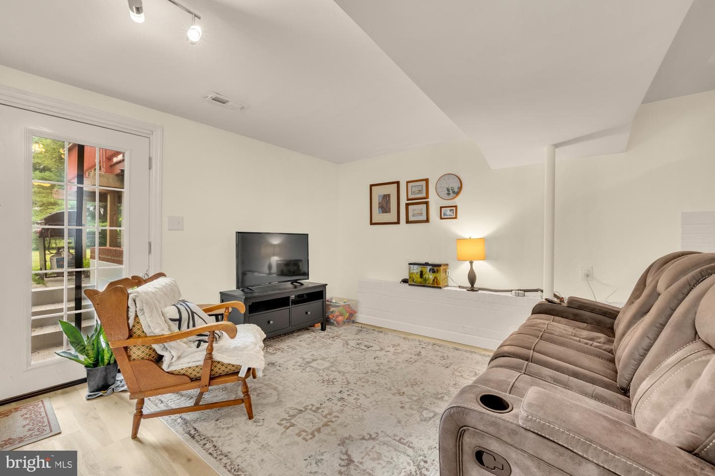 6616 Kerns Road photo 25