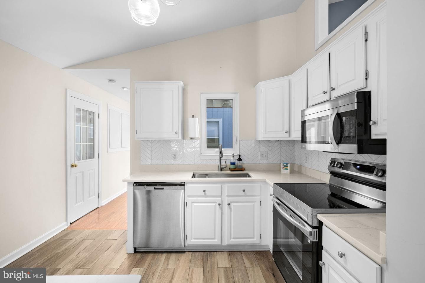 79 E Cedar Drive photo 25