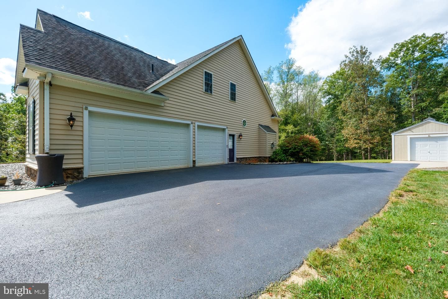 909 Hancock Drive photo 34