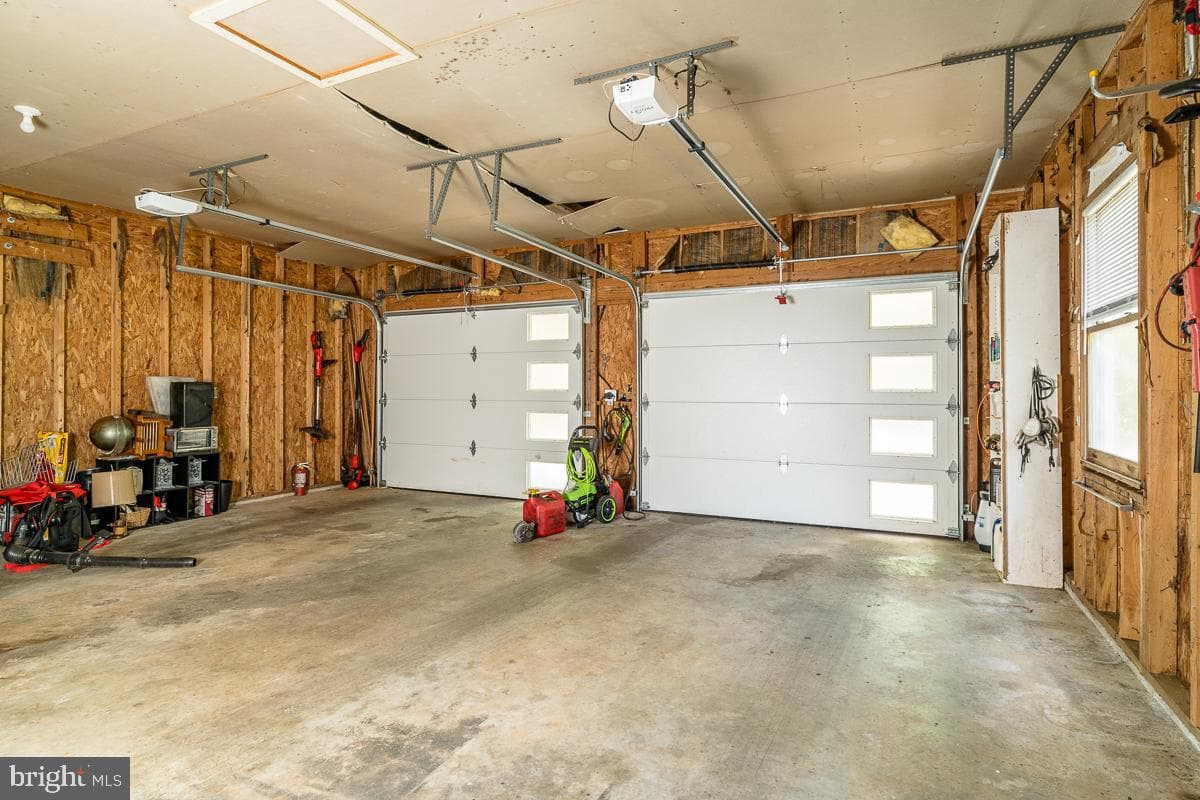 6070 Fredericksburg Road photo 29