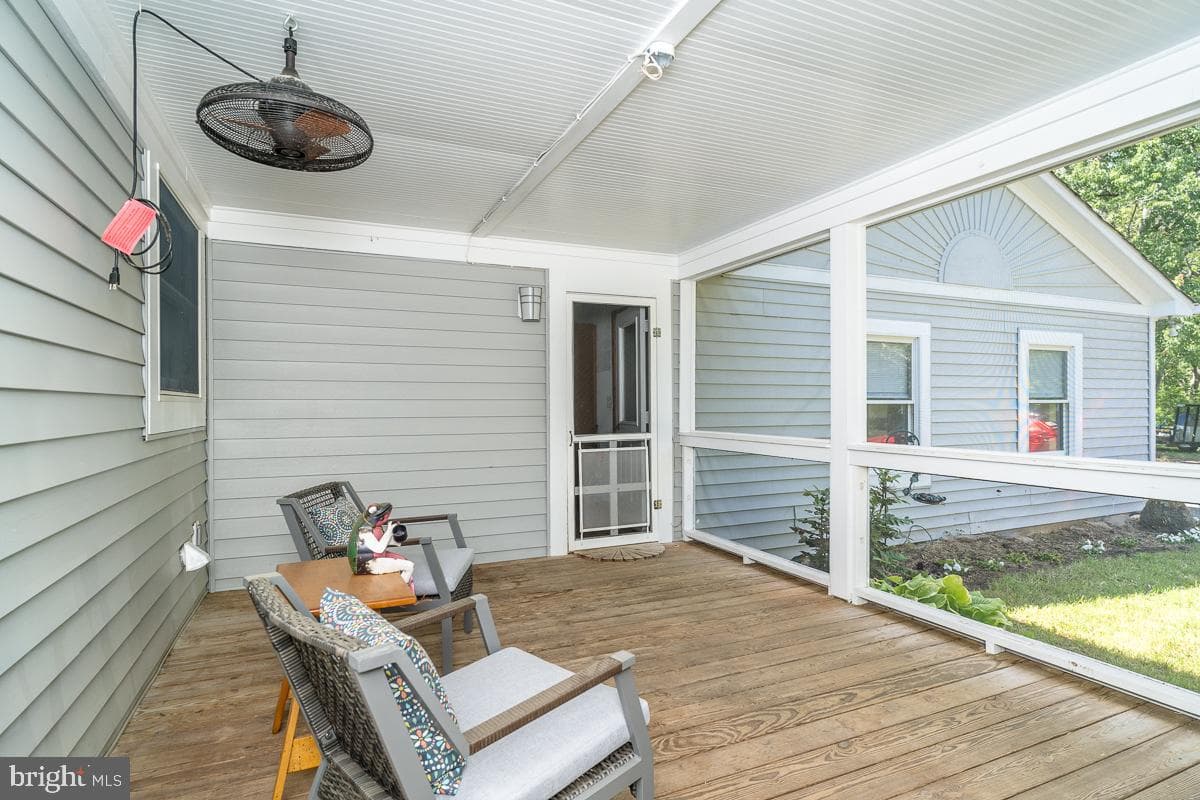 6070 Fredericksburg Road photo 32