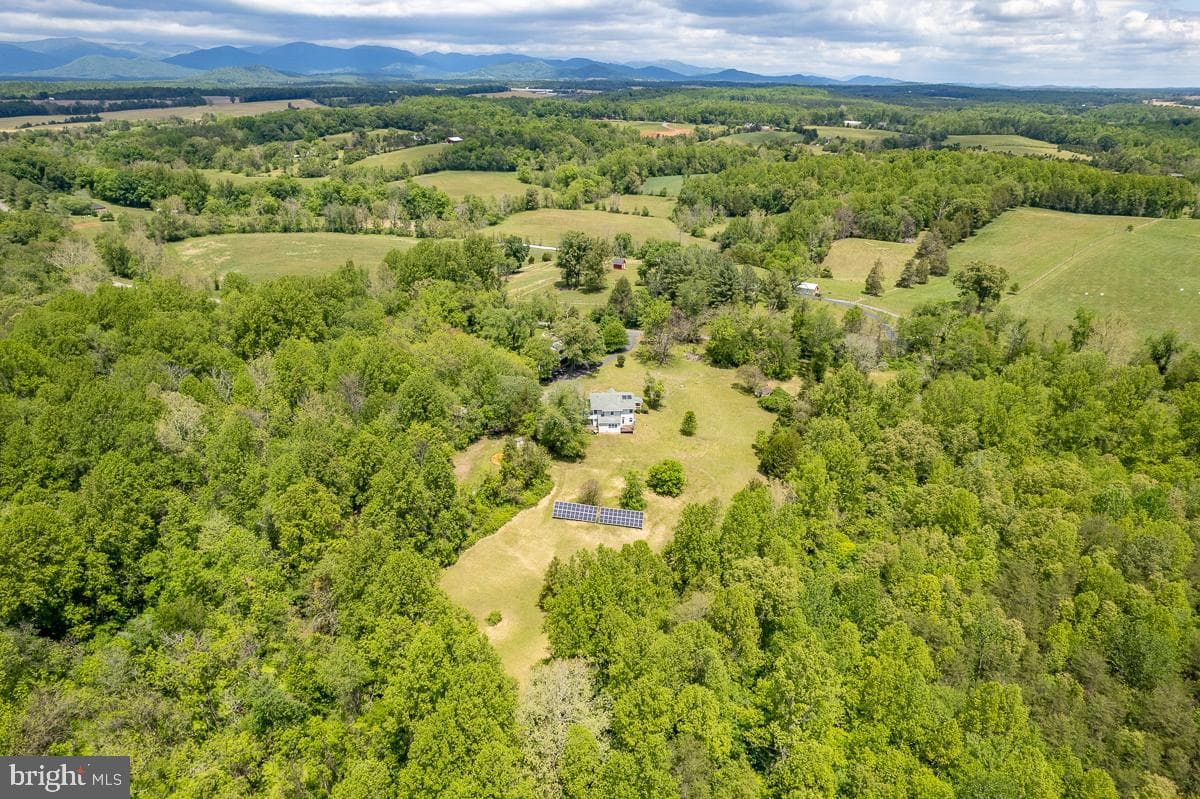 6070 Fredericksburg Road photo 43