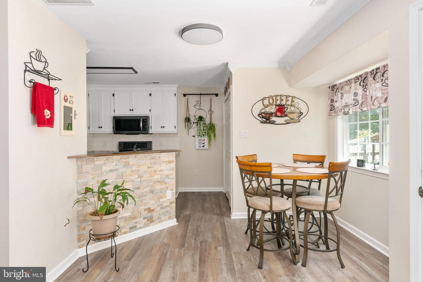 18 Oak Terrace Drive photo 16