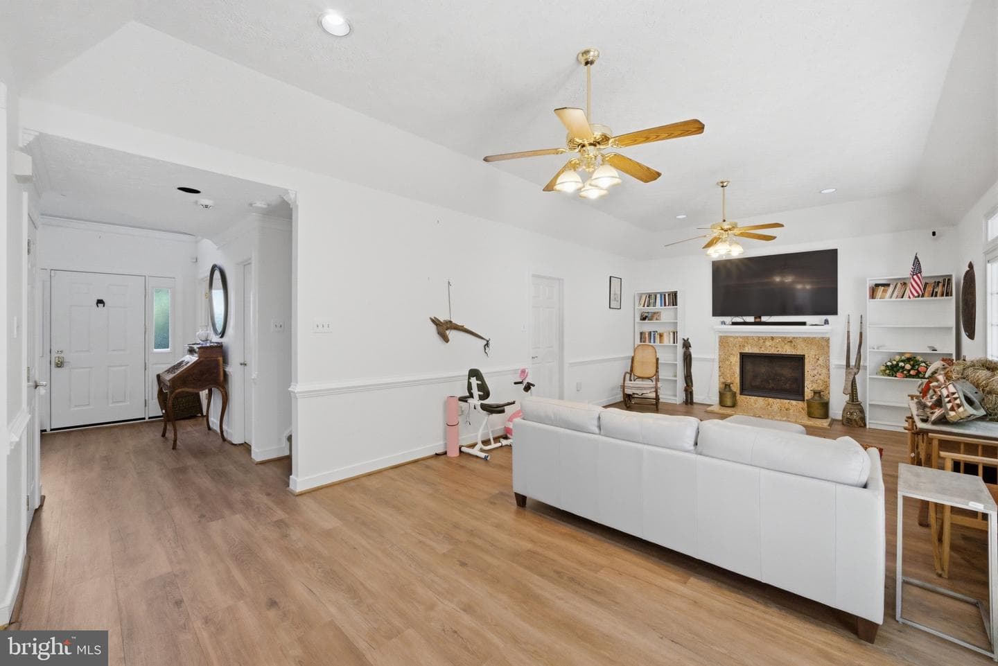 8267 Hanover Grove Boulevard photo 4