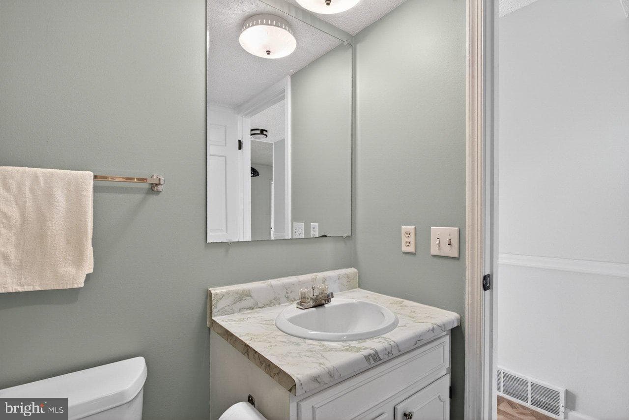25 Emery Street photo 32