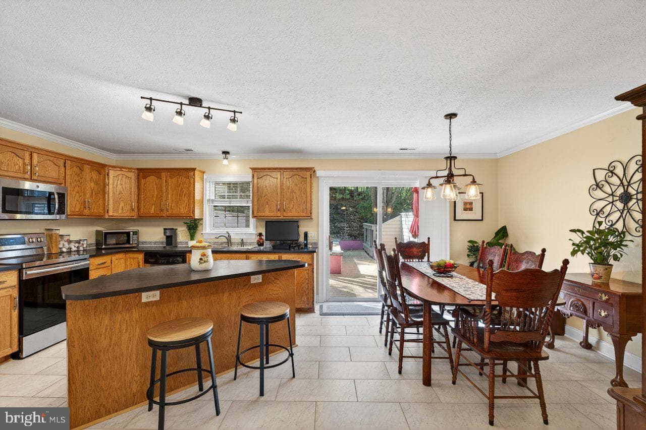 298 Emerald Drive photo 14