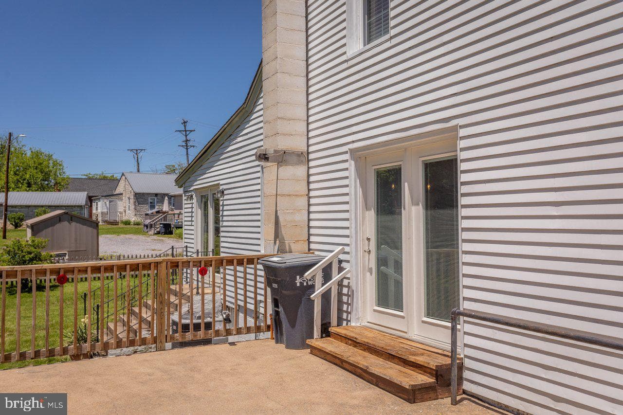 131 S Willow Street photo 40