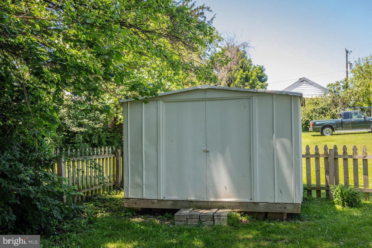 131 S Willow Street photo 44