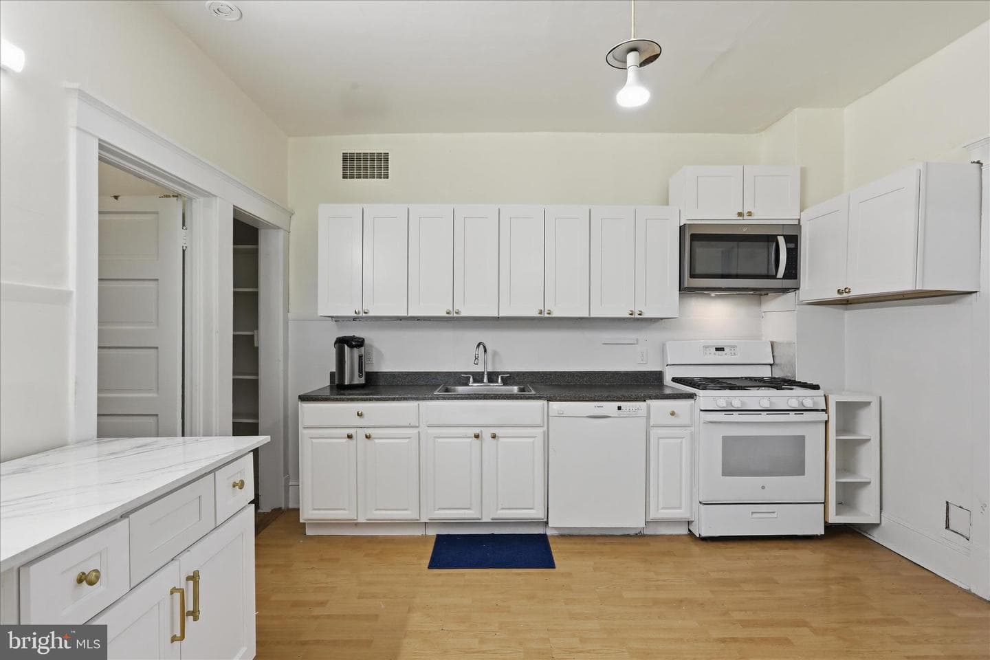 775 Collicello St photo 10