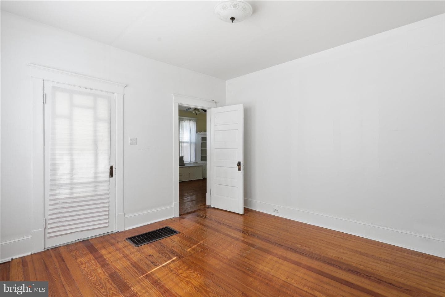 775 Collicello St photo 14