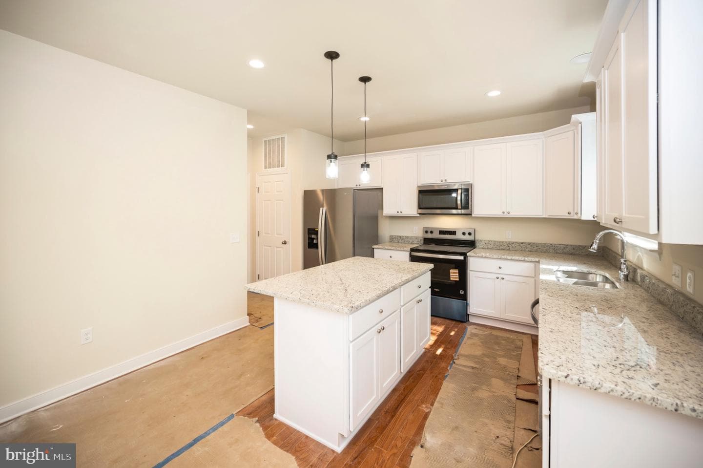 6077 Hamlin Circle photo 20
