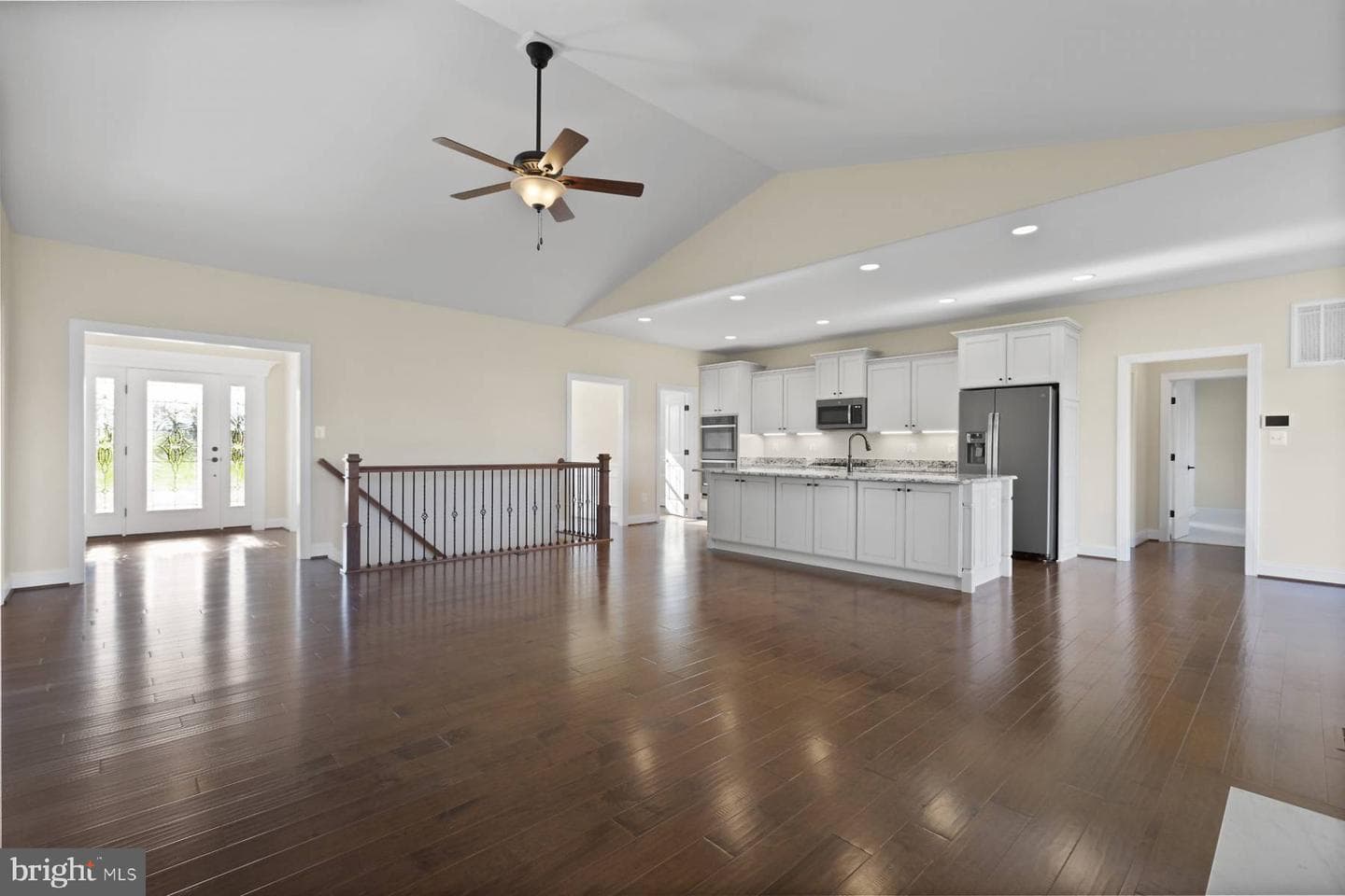 10468 Eisenhower Drive photo 6