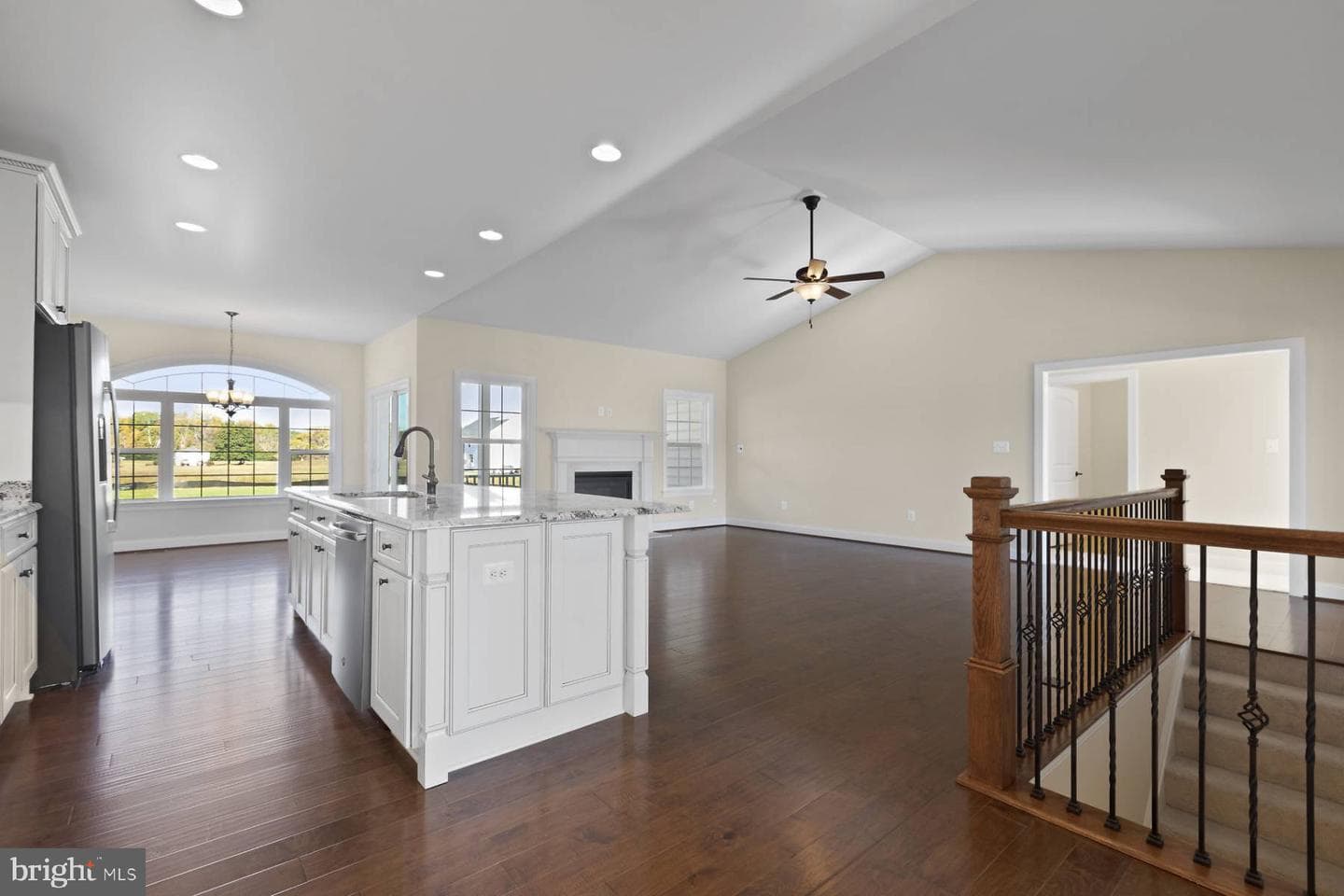 10468 Eisenhower Drive photo 8