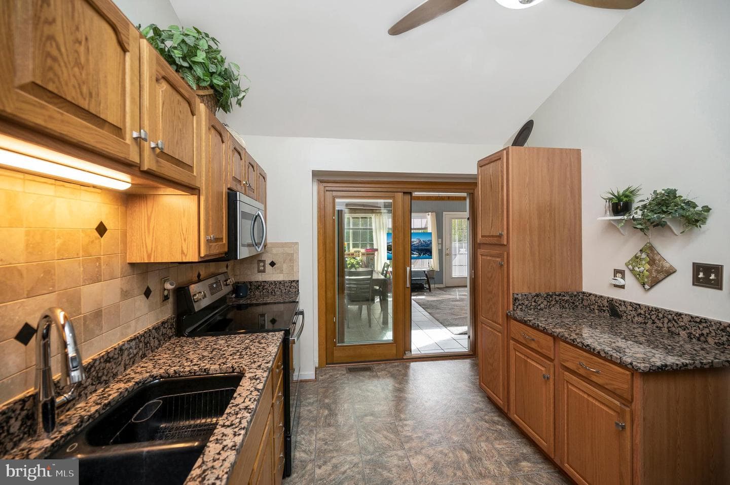 8447 Clare Street photo 16